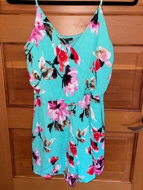 Staccato Vibrant Floral Romper - size M - EUC.